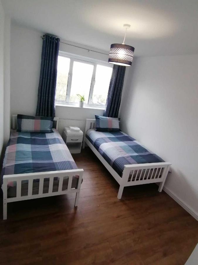 White City Apartment, Your London Stay Экстерьер фото