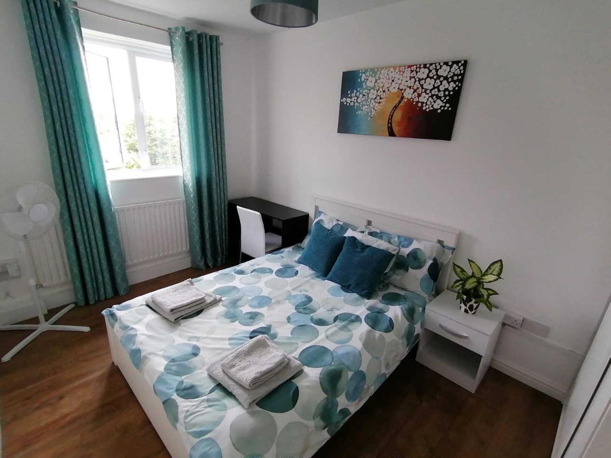 White City Apartment, Your London Stay Экстерьер фото