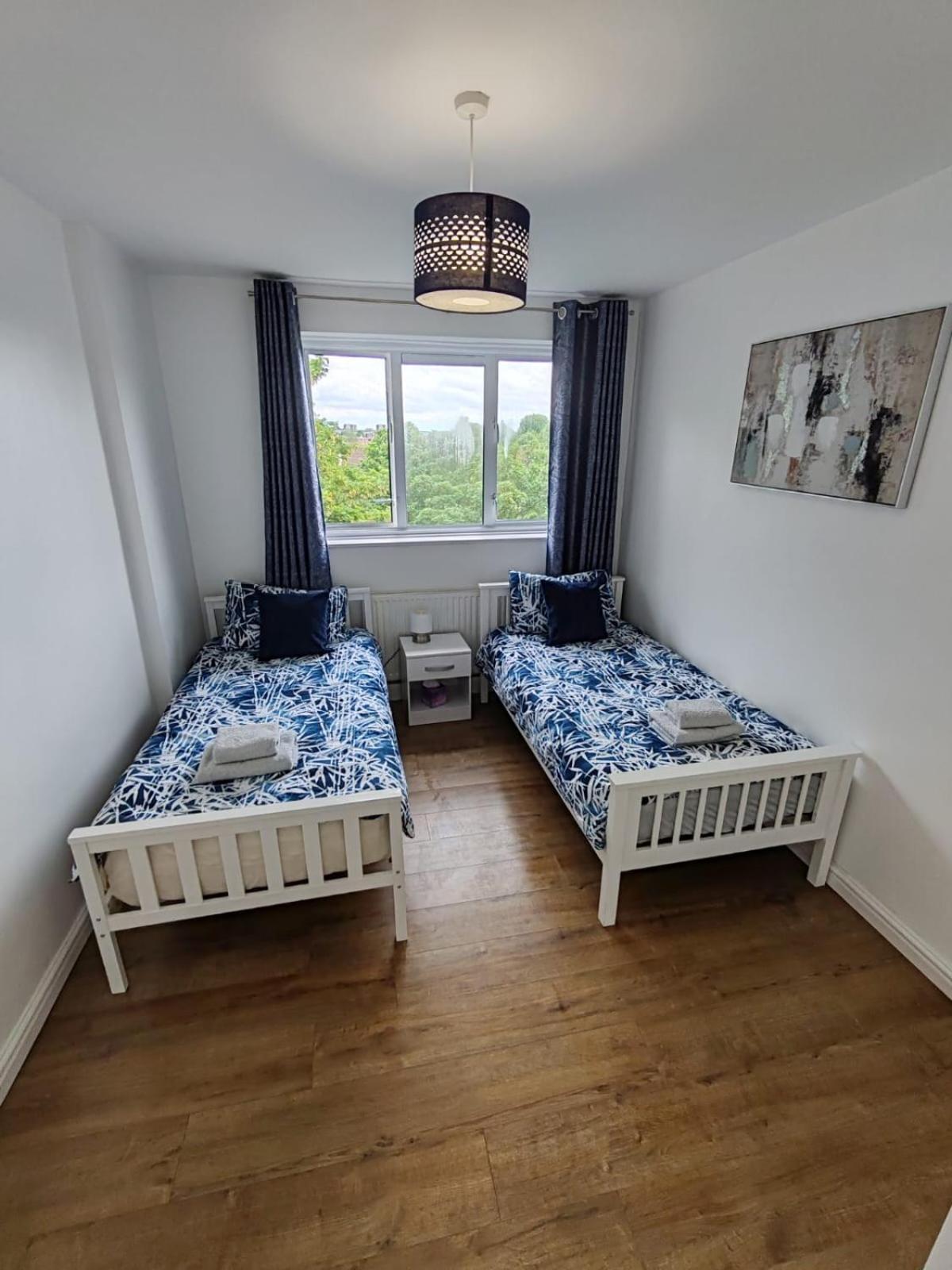 White City Apartment, Your London Stay Экстерьер фото